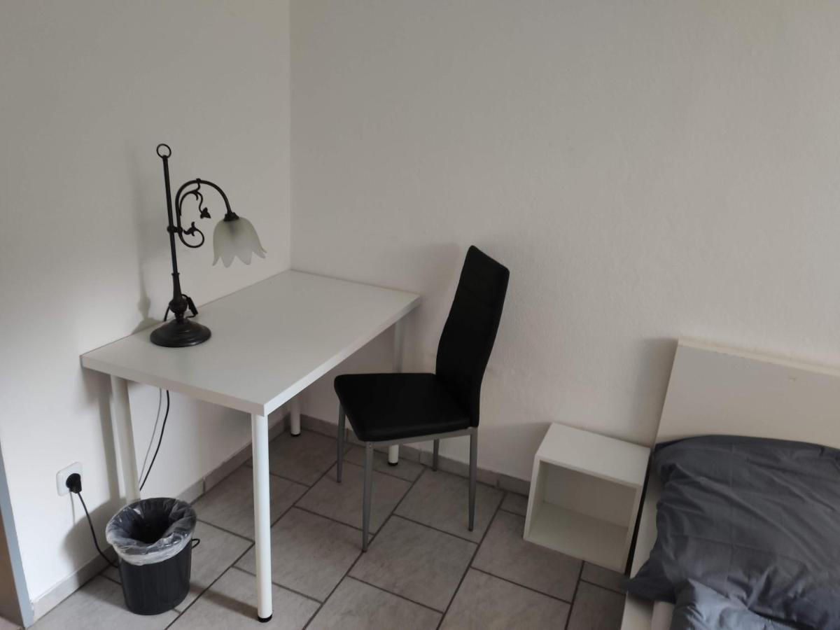 Schoenes Einfaches Zentrales Zimmer In Oldenburg Apartment Bagian luar foto